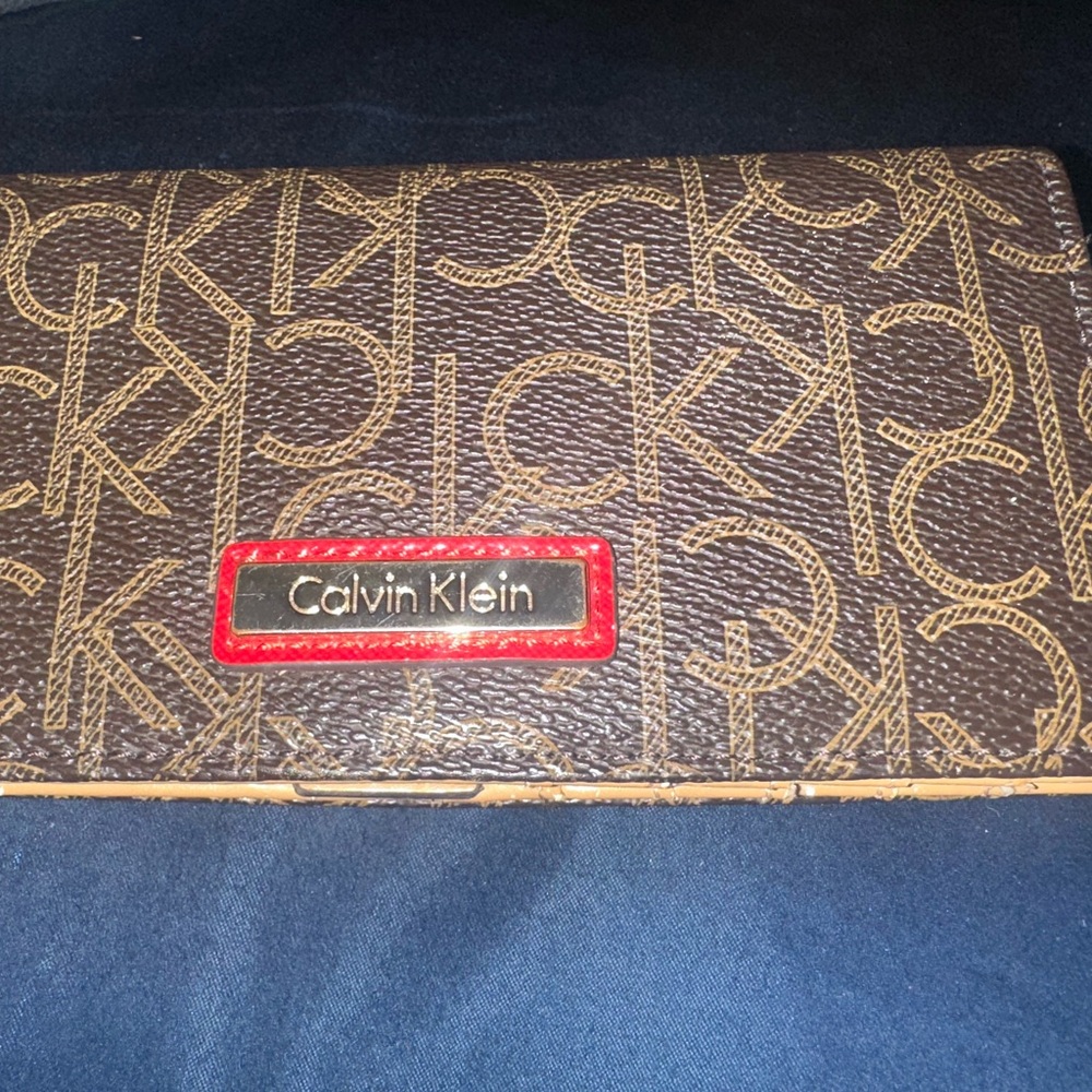 Brown Monogram Zip Wallet - Picture 3 of 3